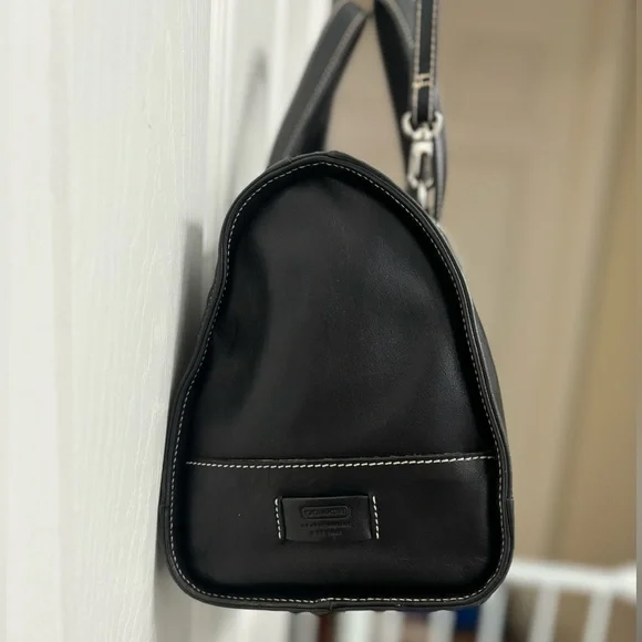 COACH Vintage Hamptons Classic Black Leather Purse Pre-loved - Picture 3 of 16